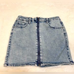 Jean mini skirt size Medium